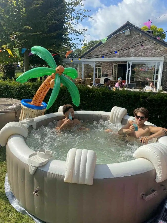 ©jacuzzihuur.nl/